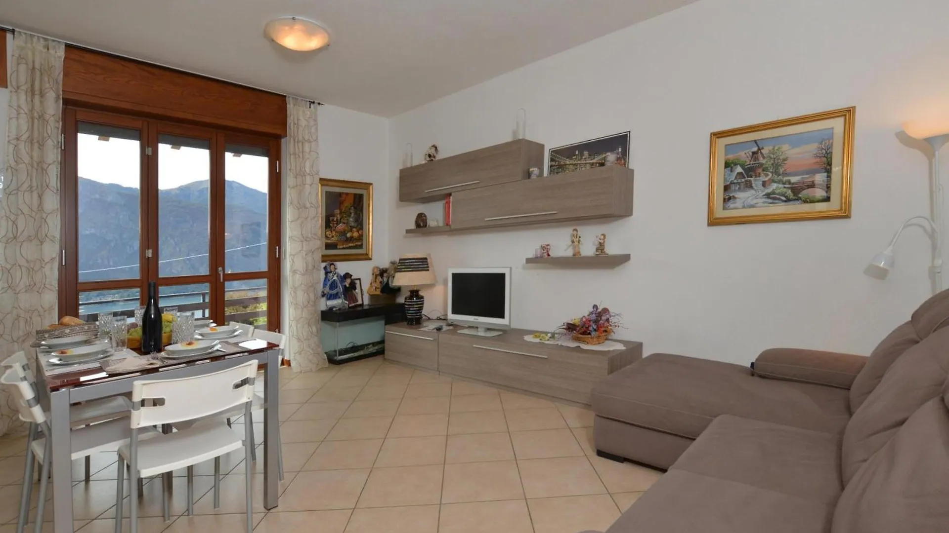 Casa Virginia Villa Mandello del Lario 0*,